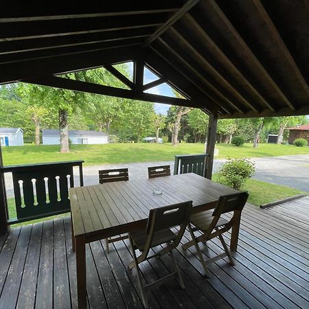 Camping Les Etoiles Saint-Sornin-Lavolps Exterior foto