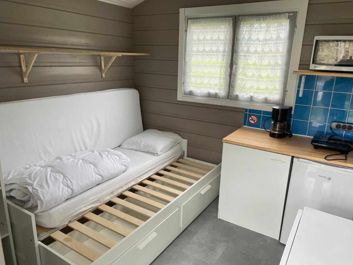Camping Les Etoiles Saint-Sornin-Lavolps Exterior foto