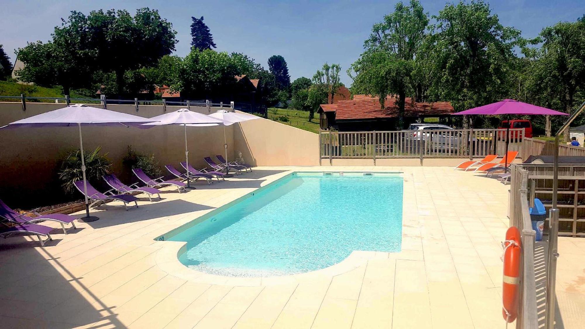 Camping Les Etoiles Saint-Sornin-Lavolps Exterior foto