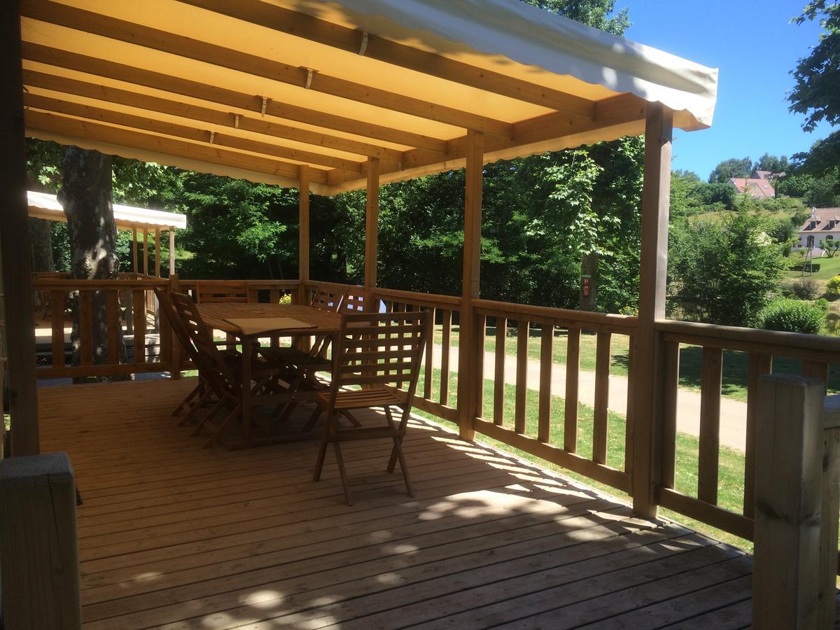 Camping Les Etoiles Saint-Sornin-Lavolps Exterior foto