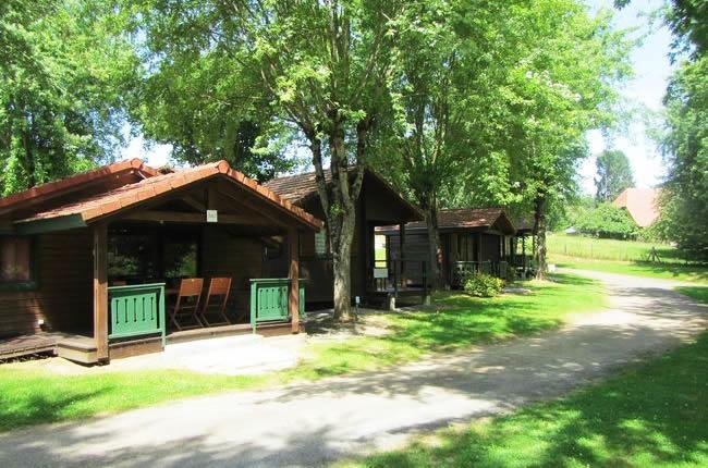 Camping Les Etoiles Saint-Sornin-Lavolps Exterior foto