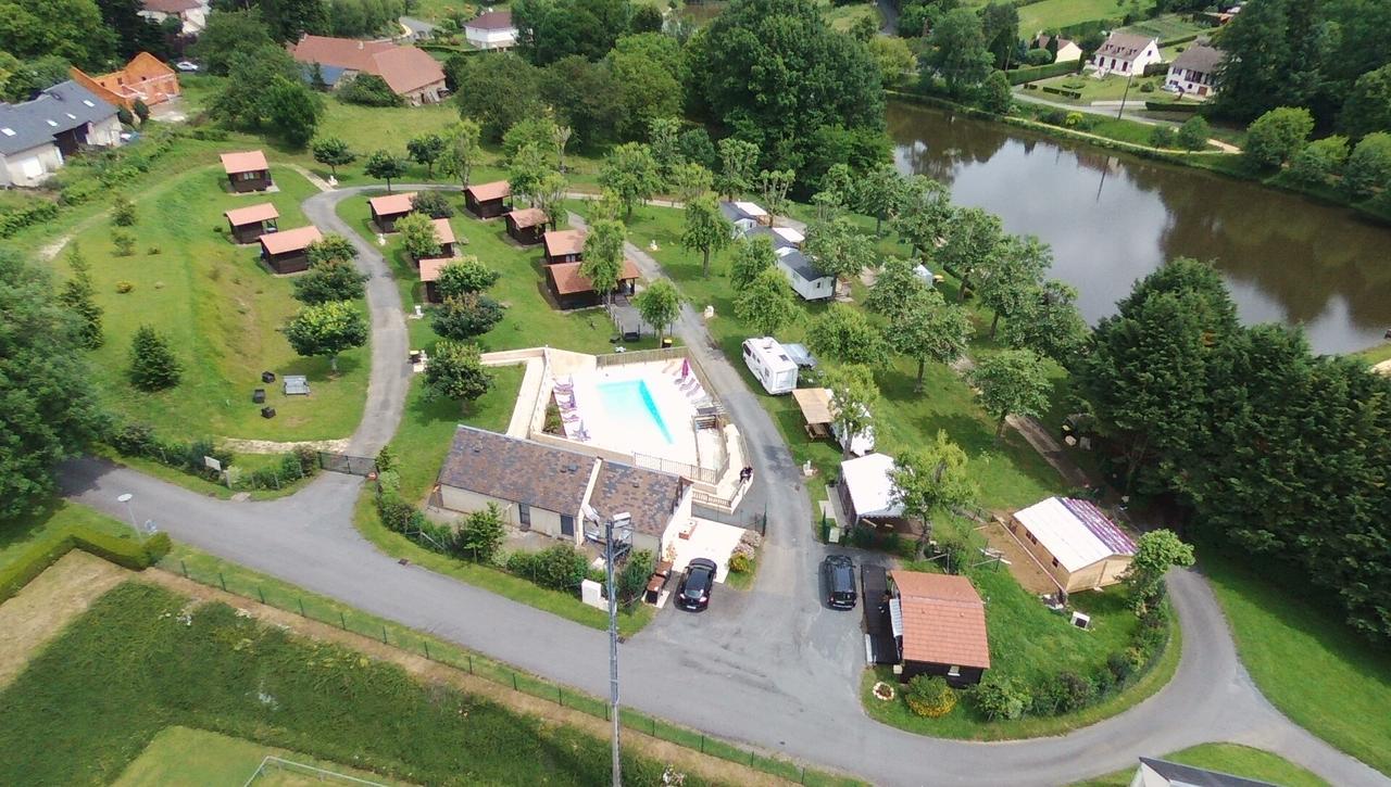 Camping Les Etoiles Saint-Sornin-Lavolps Exterior foto